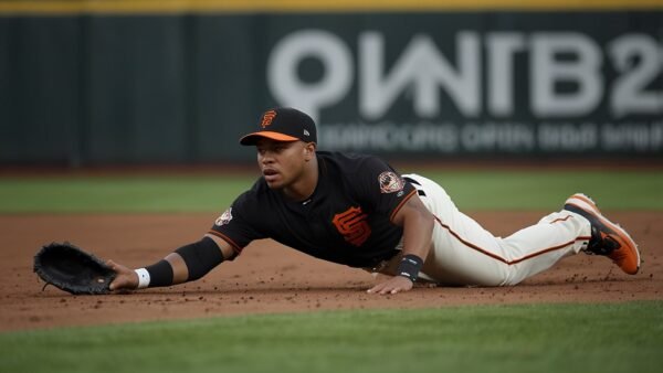Giants Surge in Wild Card Race with Dominic Smith’s Heroics